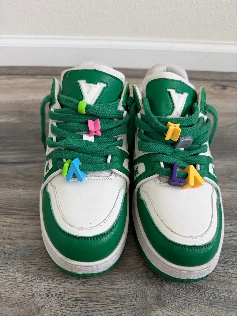 Louis Vuitton LV Maxi Trainer Green & White Sneakers with Multicolor size 9 - Picture 3 of 9